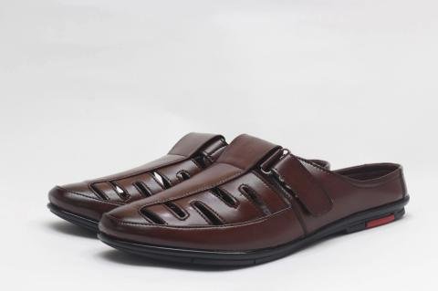 Royal sandal product shot